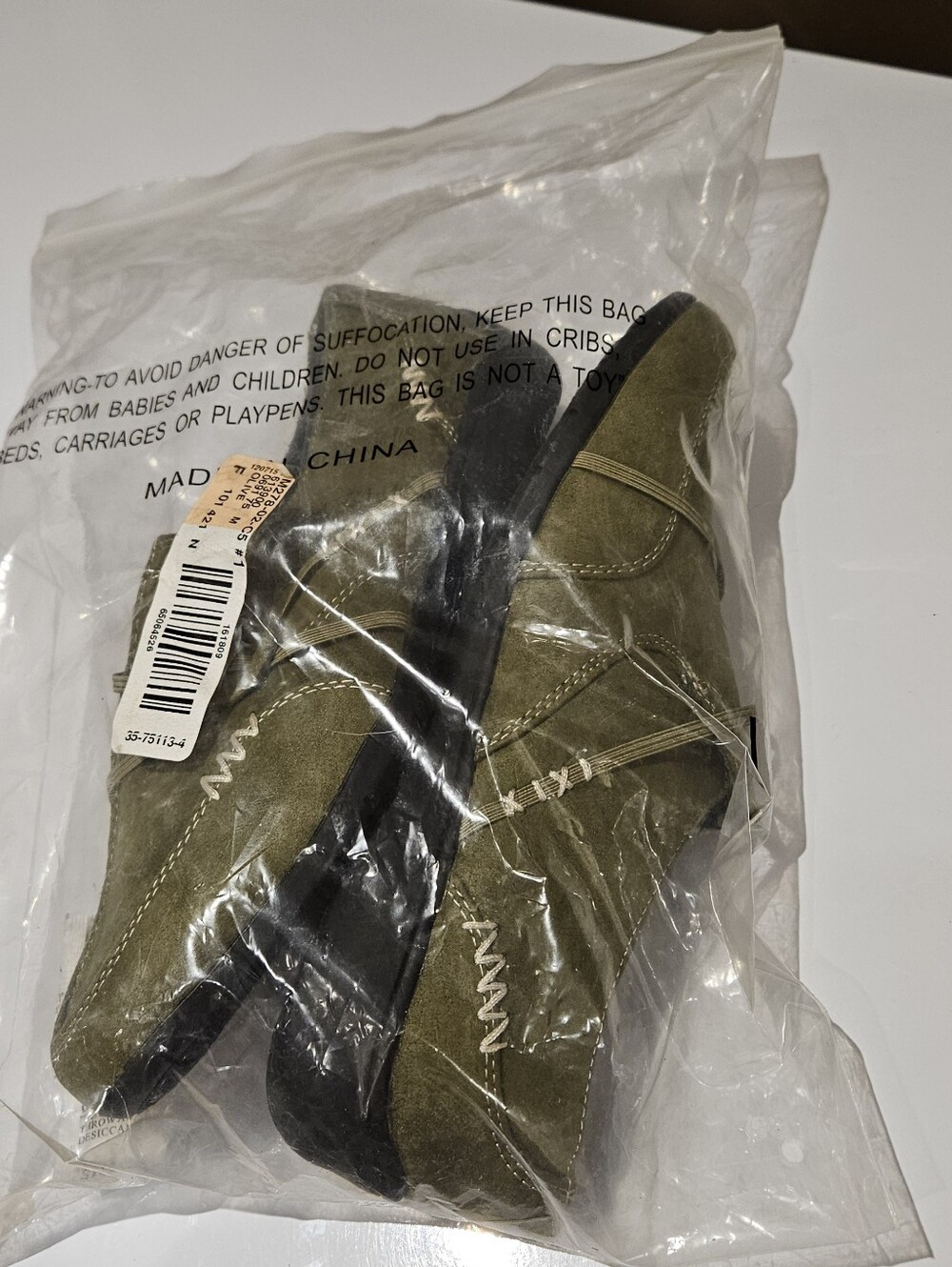 NWOT Classique Olive Green Suede Comfort Loafers Slip-On - Picture 2 of 11